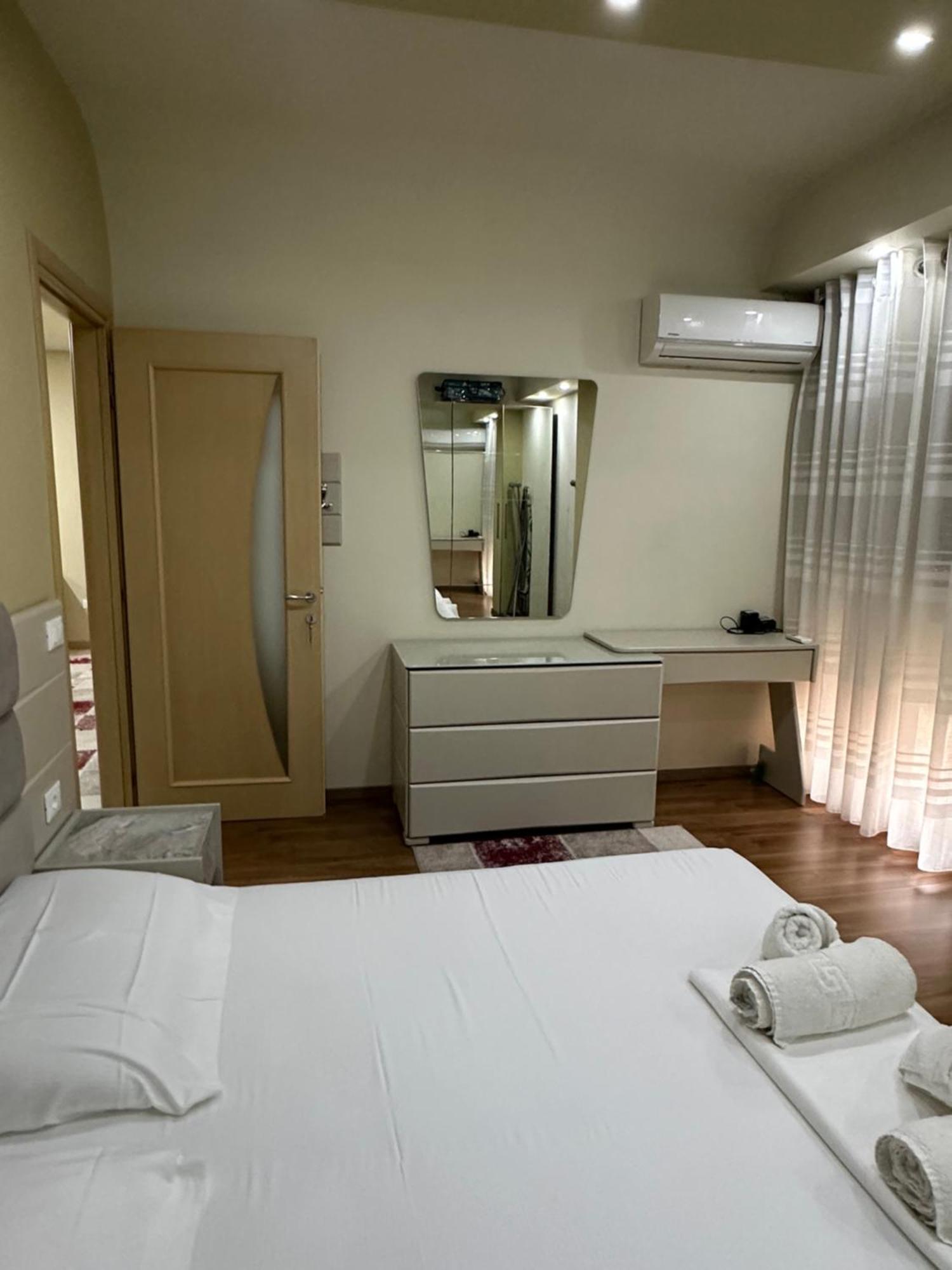 Kevin'S Apartment Delijorgj تيرانا المظهر الخارجي الصورة