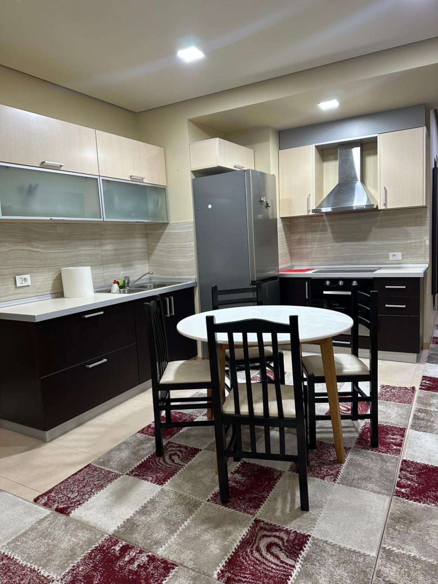 Kevin'S Apartment Delijorgj تيرانا المظهر الخارجي الصورة